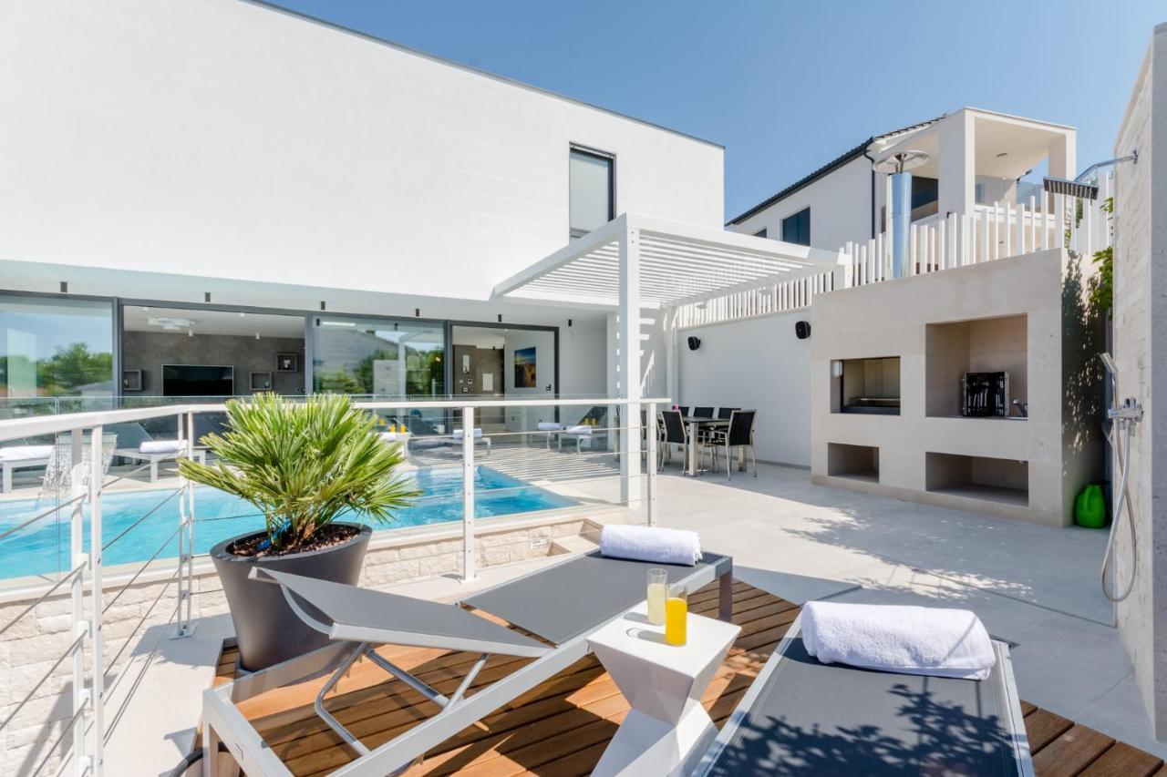 Villa Vitae & Villa Pax Sutivan Exterior photo